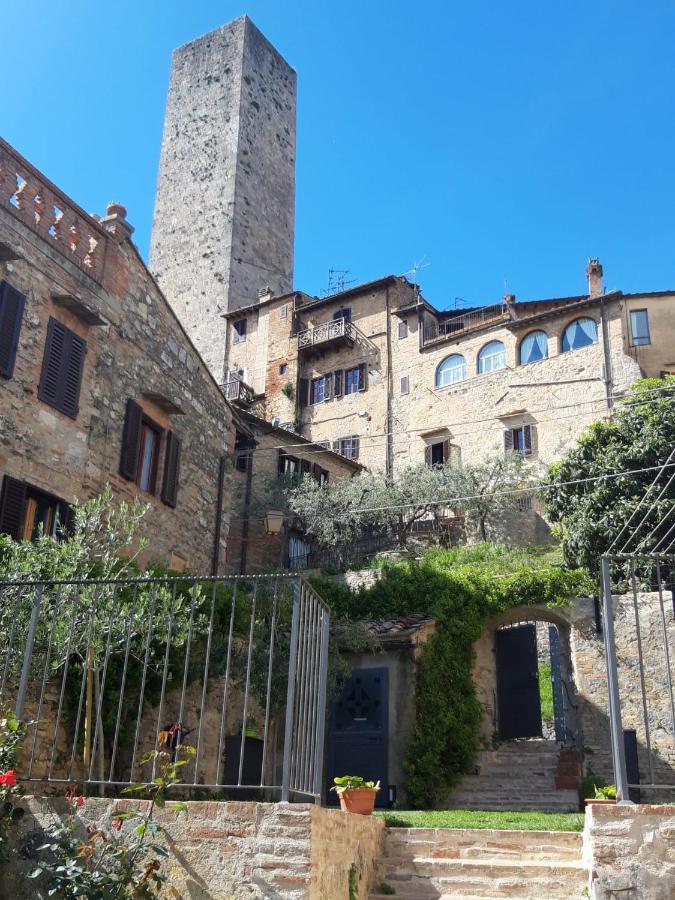 The Tower'S Garden Apartment San Gimignano Exterior foto