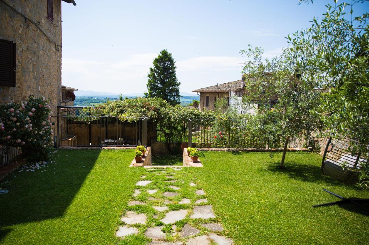 The Tower'S Garden Apartment San Gimignano Exterior foto