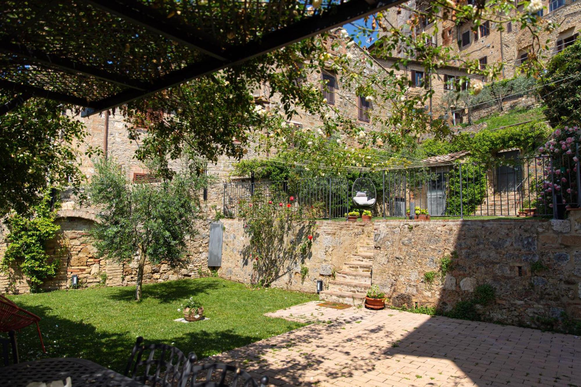 The Tower'S Garden Apartment San Gimignano Exterior foto