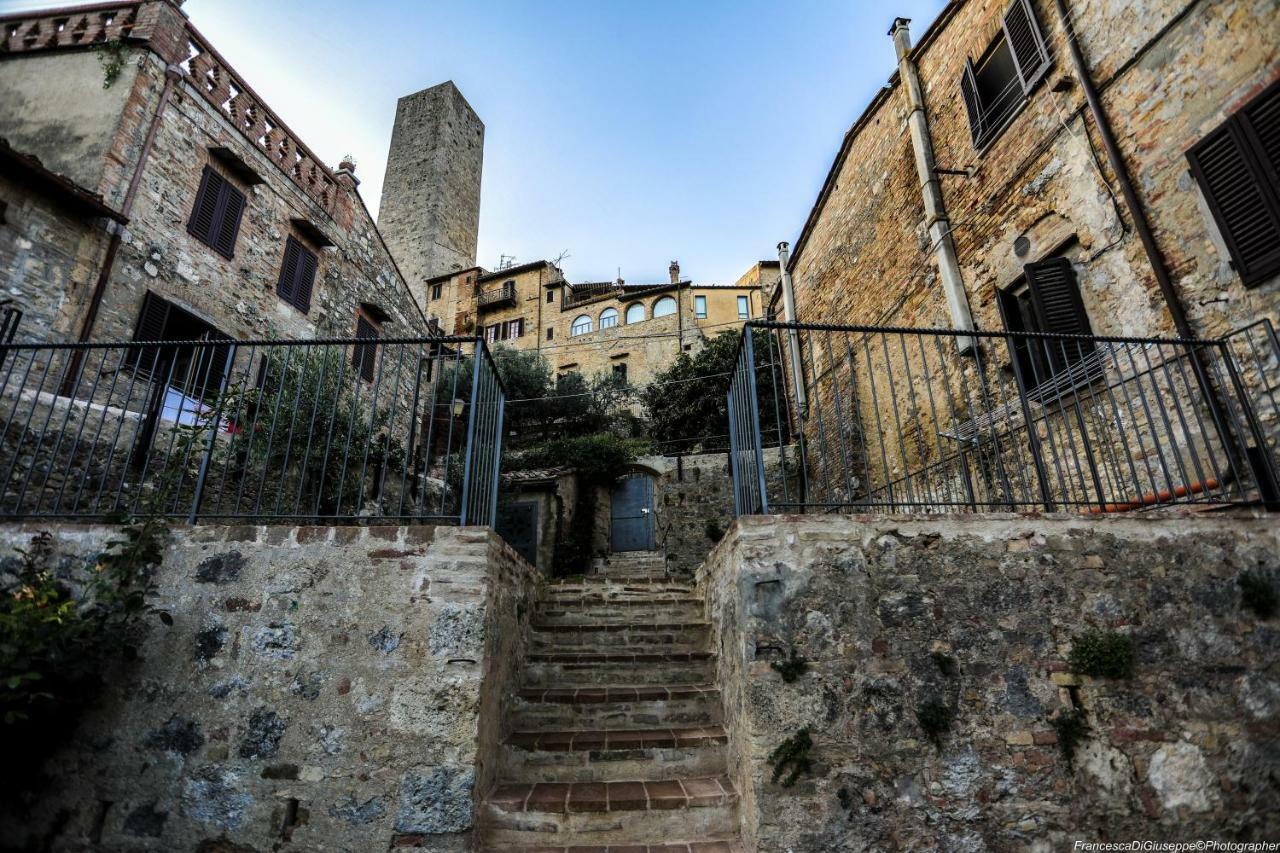 The Tower'S Garden Apartment San Gimignano Exterior foto